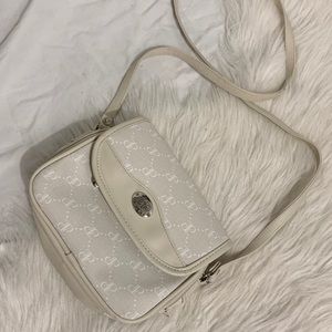 🛍3/30 Vintage White Jacquard Crossbody